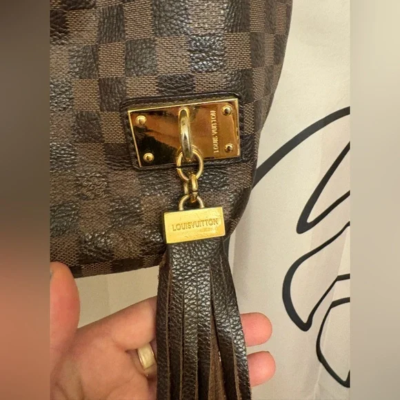 Louis Vuitton Tote Bag - Picture 4 of 16